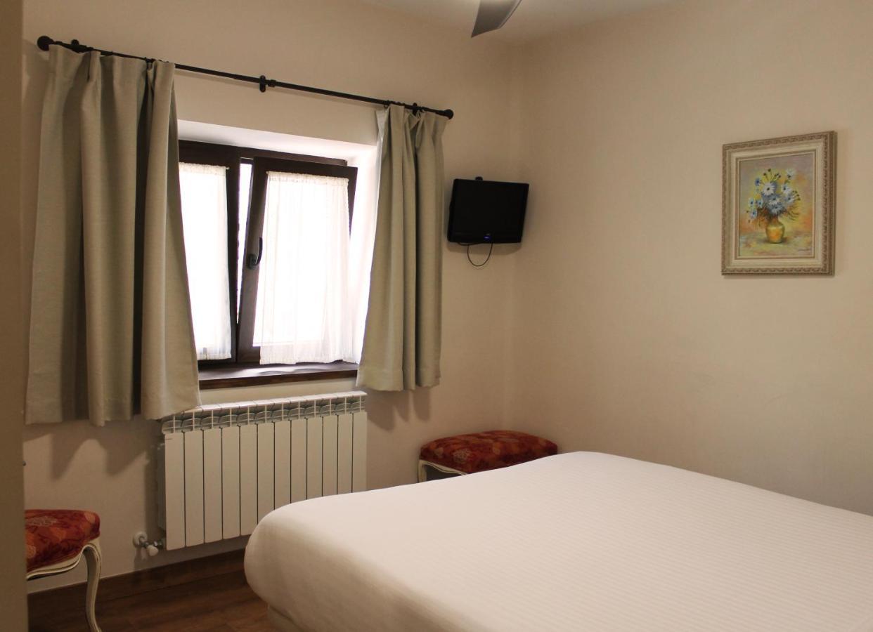 Los Corrales De Soto Hotel Soto del Real Ngoại thất bức ảnh