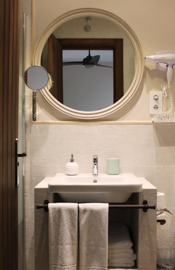 Los Corrales De Soto Hotel Soto del Real Ngoại thất bức ảnh